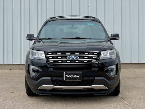 Used 2016 Ford Explorer XLT w/ Equipment Group 202A AWD/4WD image 9