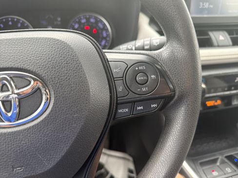 Used 2019 Toyota RAV4 XLE w/ Convenience Package AWD/4WD image 16