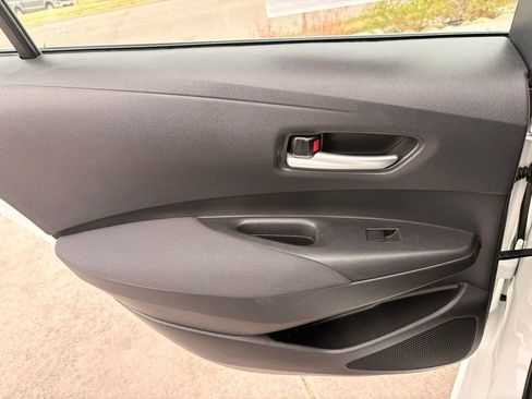 Used 2021 Toyota Corolla LE image 27