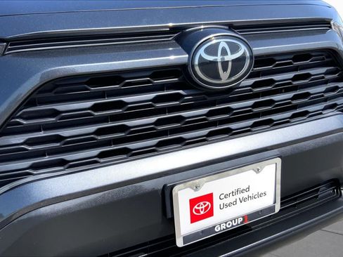 Used 2021 Toyota RAV4 XLE Premium FWD image 29