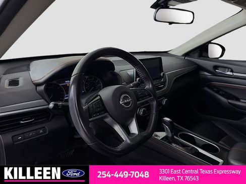 Used 2023 Nissan Altima 2.5 SR FWD image 10