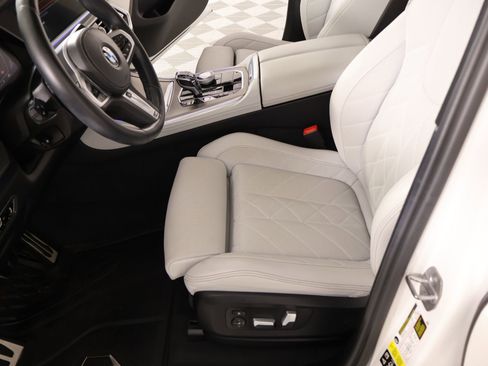 Used 2023 BMW X5 xDrive40i w/ M Sport Package AWD/4WD image 12