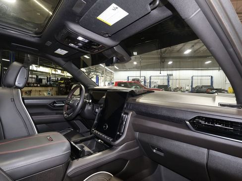 Certified 2026 GMC Yukon AT4 Ultimate image 31