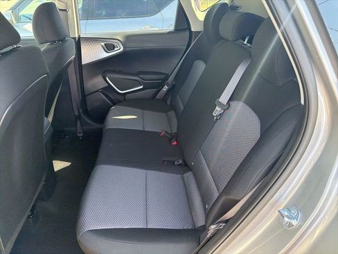 Used 2025 Kia Soul LX w/ LX Technology Package FWD image 22