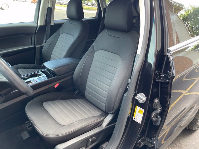 Used 2020 Ford Edge SE FWD image 21