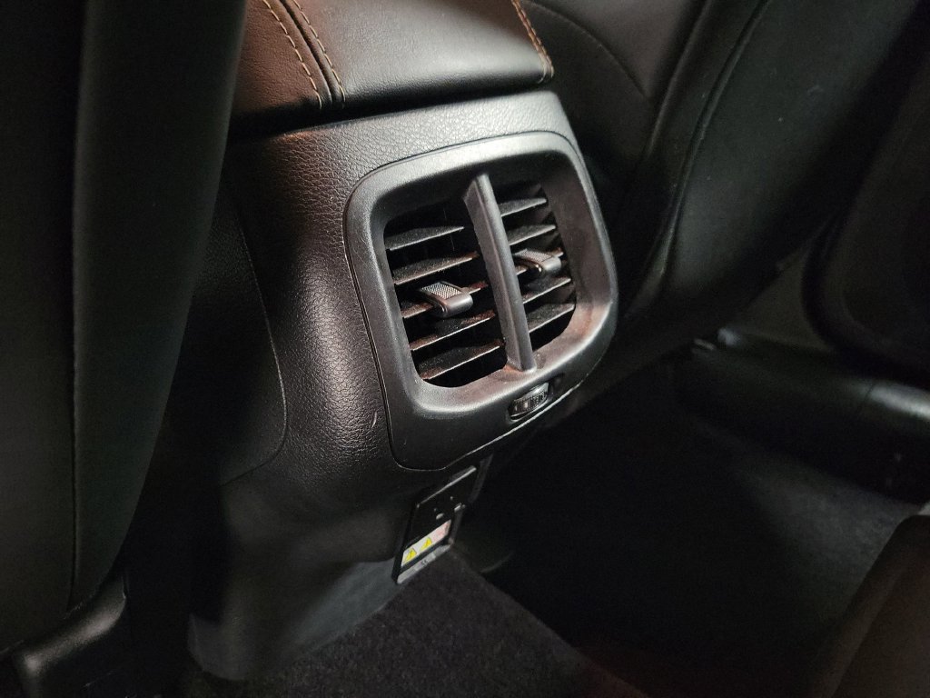 Used 2018 Jeep Cherokee Limited AWD/4WD image 31