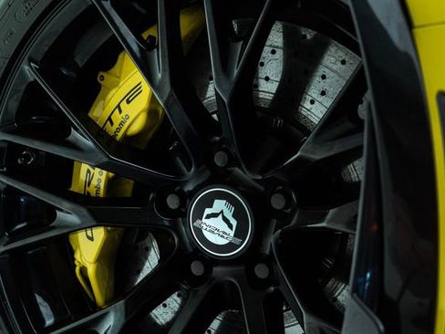 Used 2015 Chevrolet Corvette Z06 w/ 3LZ Preferred Equipment Group image 6