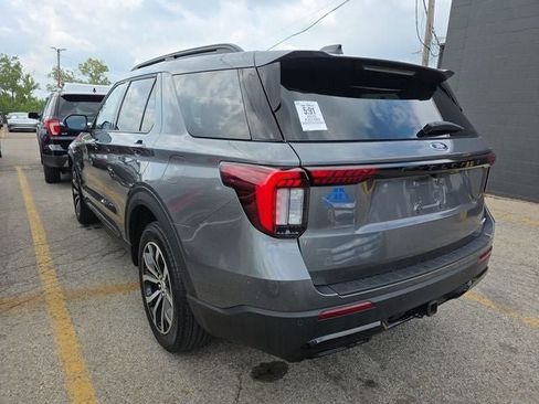 Used 2025 Ford Explorer ST-Line AWD/4WD image 9