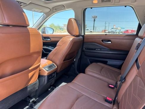 Used 2023 Nissan Pathfinder Platinum w/ Cargo Package FWD image 24