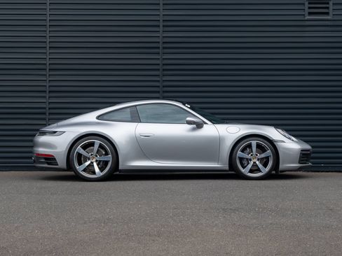Certified 2023 Porsche 911 Carrera RWD image 9