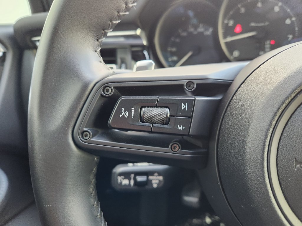 Used 2023 Porsche Macan Turbo AWD/4WD image 26