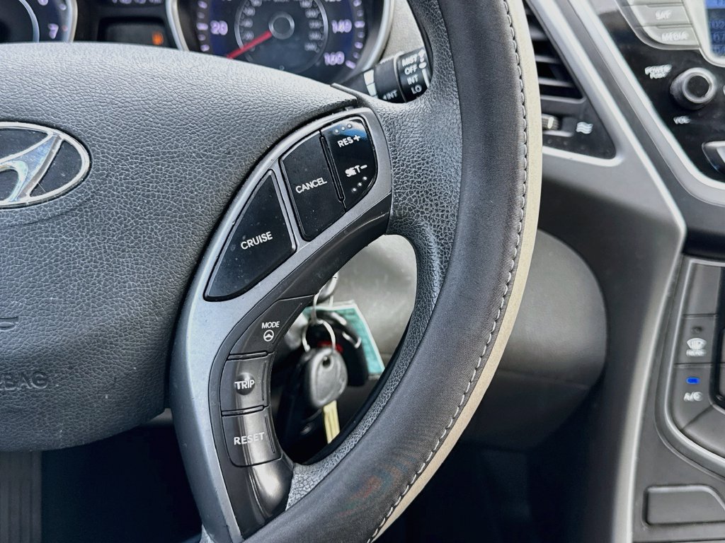 Used 2014 Hyundai Elantra SE FWD image 14