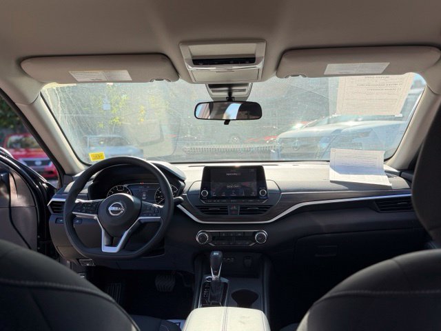 Used 2025 Nissan Altima 2.5 SV AWD/4WD image 26