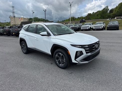 New 2026 Hyundai Tucson Blue SE AWD/4WD image 2