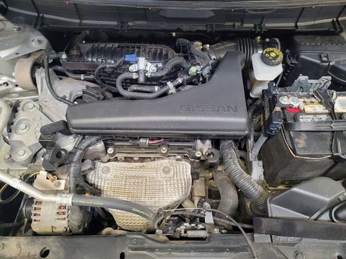 Used 2019 Nissan Rogue SV image 30