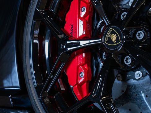 Used 2025 Lamborghini Revuelto AWD/4WD image 17