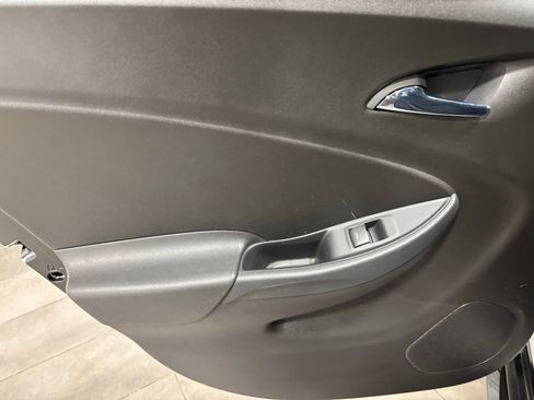 Used 2018 Chevrolet Volt LT w/ LT Driver Confidence Package image 17