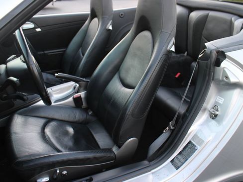 Used 2005 Porsche 911 Carrera image 17