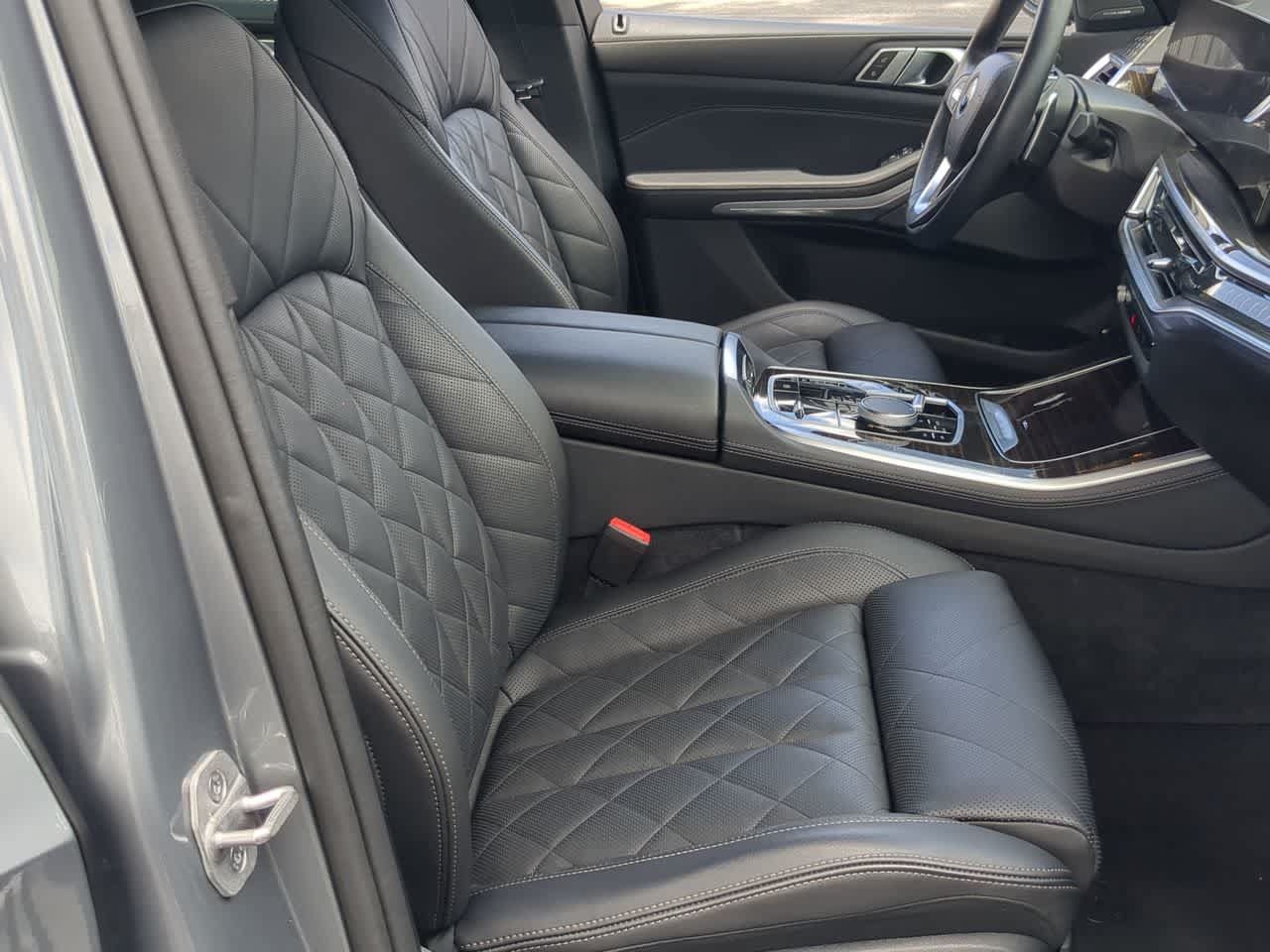 Used 2024 BMW X5 xDrive50e AWD/4WD image 23