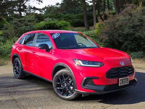 Certified 2025 Honda HR-V Sport image 1