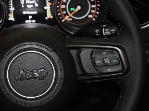 Used 2023 Jeep Gladiator Willys image 17