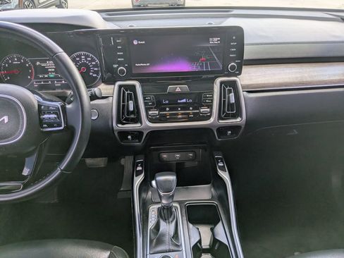 Used 2022 Kia Sorento S w/ Panoramic Sunroof Package AWD/4WD image 16