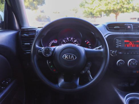 Used 2016 Kia Soul FWD image 26