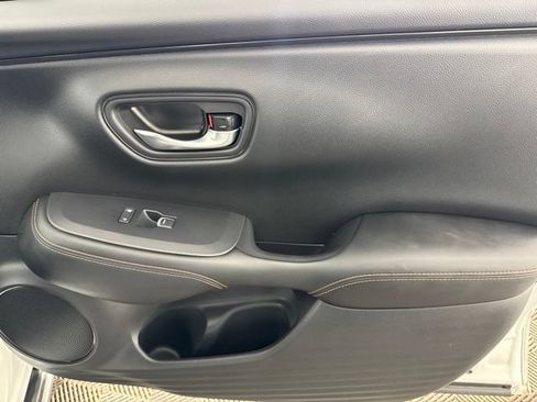 Certified 2025 Honda HR-V Sport image 23