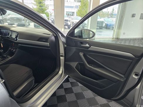 Used 2023 Volkswagen Jetta S image 40