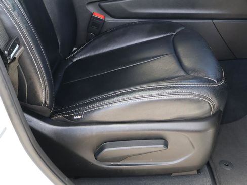 Used 2023 Jeep Grand Cherokee L Laredo w/ Trailer Tow Group (B) image 19