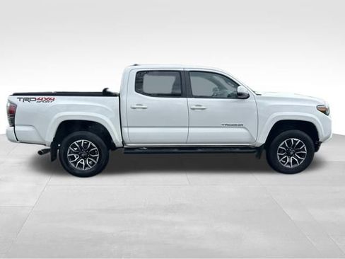 Used 2020 Toyota Tacoma TRD Sport w/ Technology Package AWD/4WD image 7