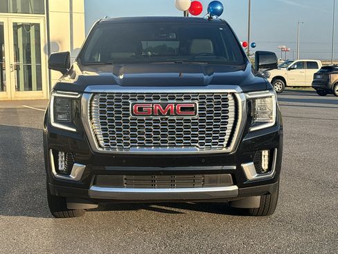 Used 2024 GMC Yukon XL Denali RWD image 2