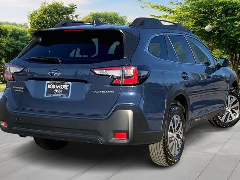Certified 2025 Subaru Outback Premium image 6