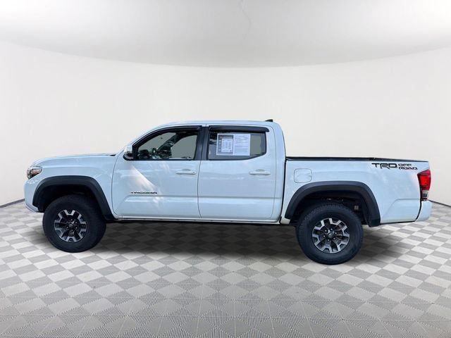 Used 2016 Toyota Tacoma TRD Off-Road w/ Premium & Technology Package RWD image 8