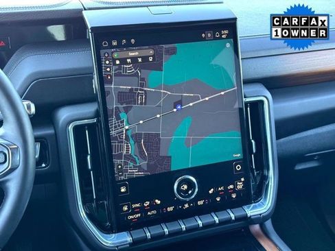 Used 2025 GMC Yukon Denali image 30