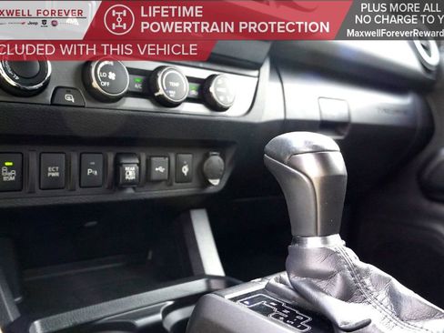 Used 2020 Toyota Tacoma SR5 image 18