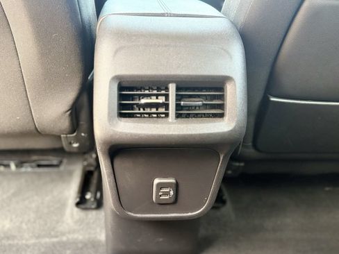 Used 2024 GMC Terrain SLE FWD image 21