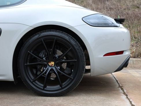 Used 2025 Porsche 718 Cayman image 24