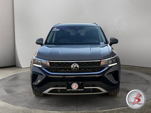 Used 2022 Volkswagen Taos SE image 2