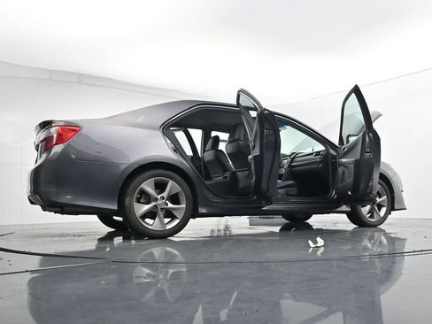 Used 2014 Toyota Camry SE w/ Leather Package FWD image 43