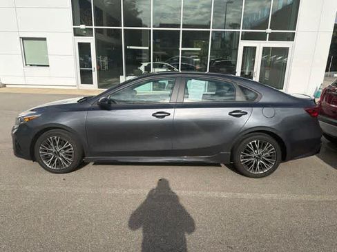 Used 2023 Kia Forte GT-Line w/ GT-Line Technology Package FWD image 2