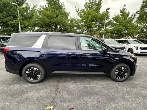 New 2026 Kia Carnival LXS image 4
