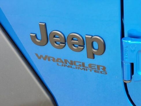 Used 2022 Jeep Wrangler Unlimited Sport image 9