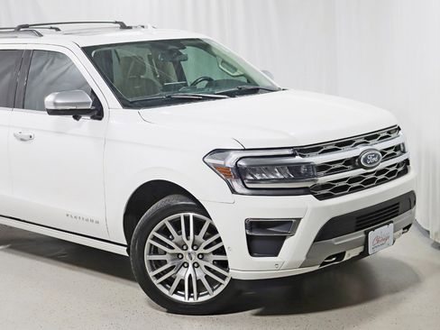 Used 2022 Ford Expedition Platinum AWD/4WD image 2