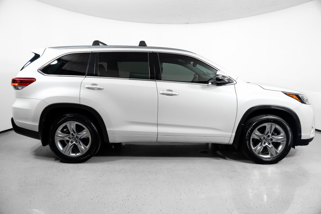 Used 2018 Toyota Highlander Limited AWD/4WD image 3