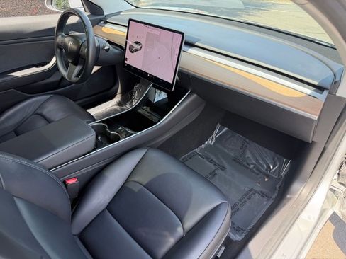 Used 2018 Tesla Model 3 Long Range image 32