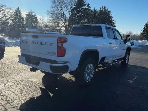 Used 2021 Chevrolet Silverado 2500 High Country w/ Z71 Off-Road Package image 8