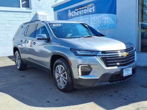Used 2023 Chevrolet Traverse LT AWD/4WD image 1