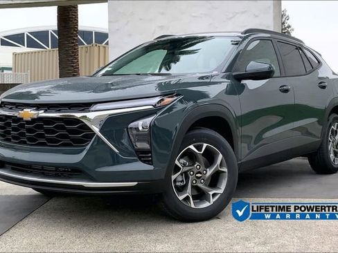 New 2026 Chevrolet Trax LT image 1