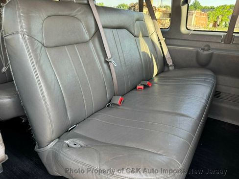 Used 2022 Chevrolet Express 3500 LS RWD image 32